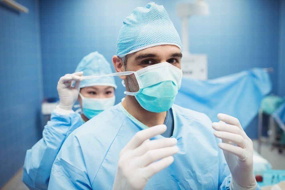 Operatioun fir d'Krümmung vum Penis ze eliminéieren